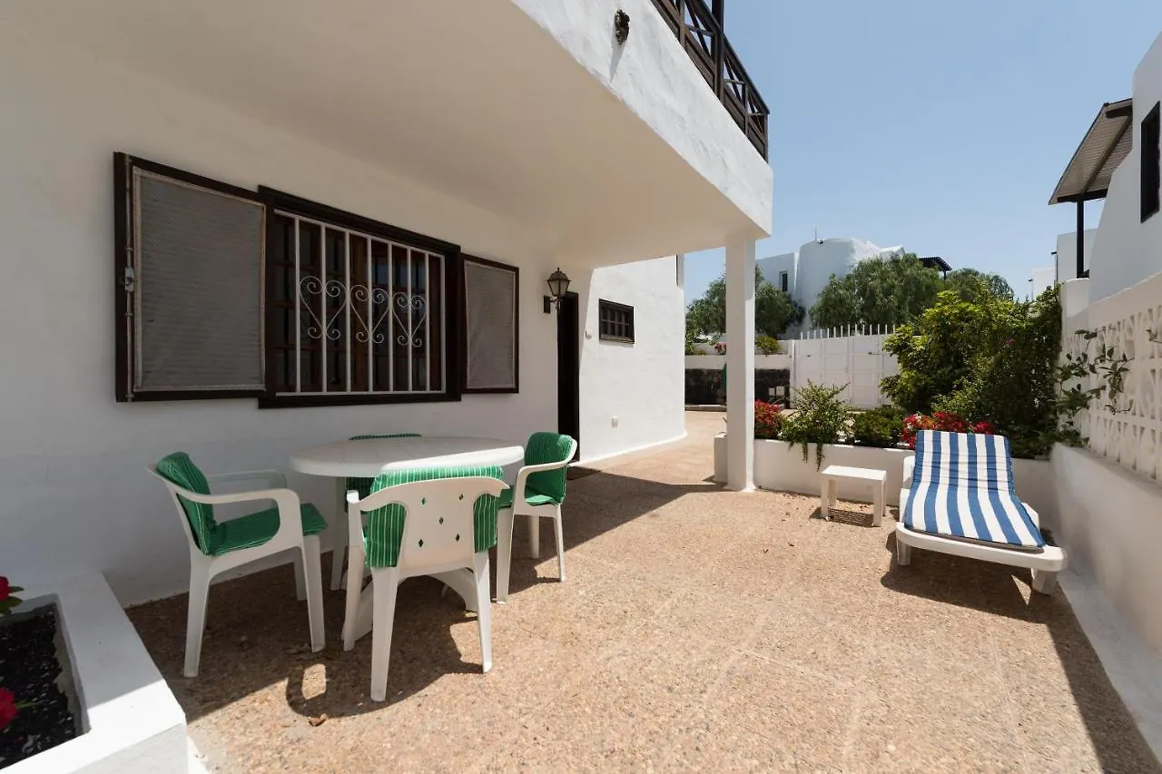 2Br Beach House - Solarium & Shower Terrace - 13 Puerto del Carmen  0*, Puerto del Carmen (Lanzarote) Spain