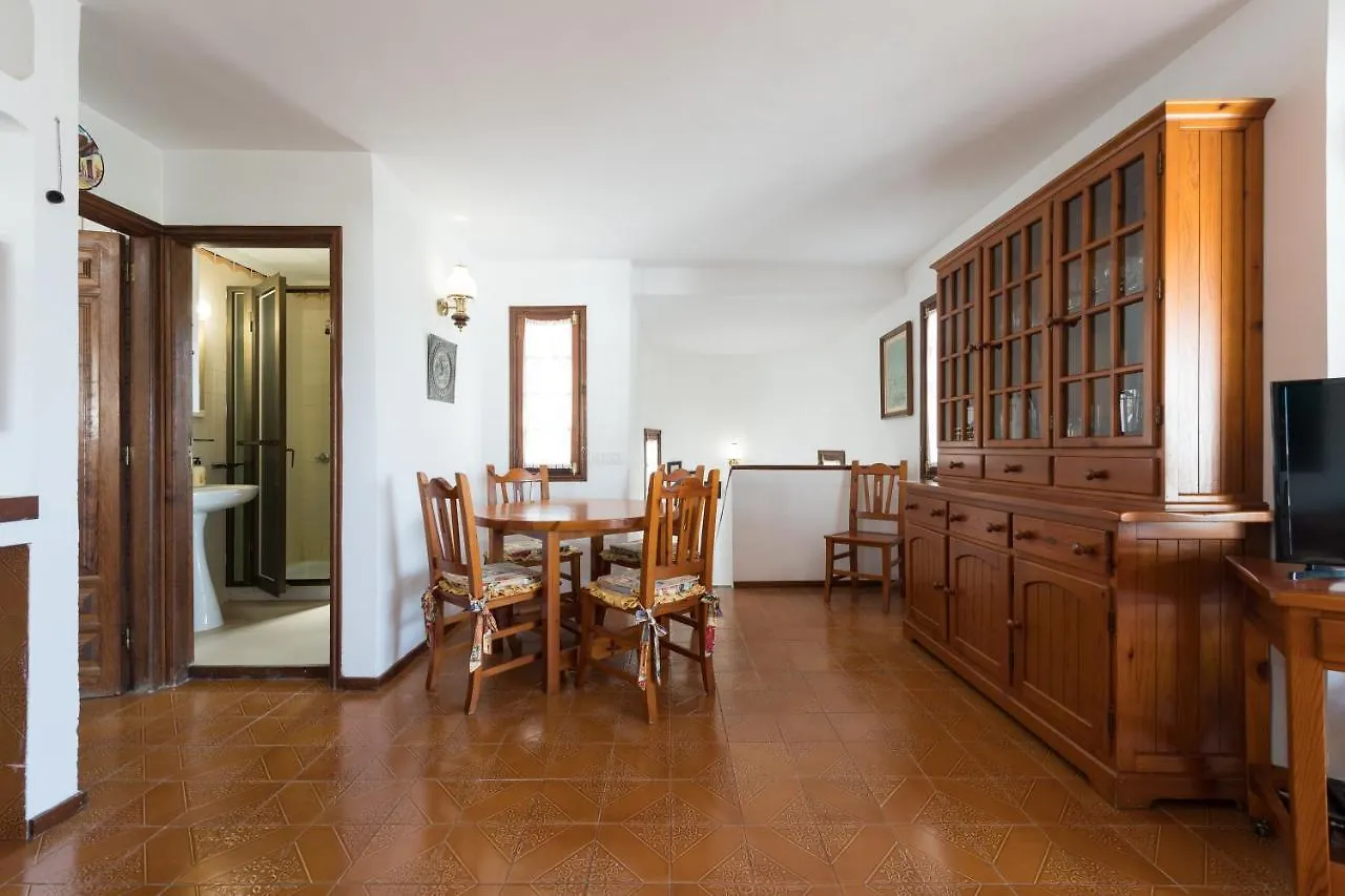 2Br Beach House - Solarium & Shower Terrace - 13 Puerto del Carmen  Spain