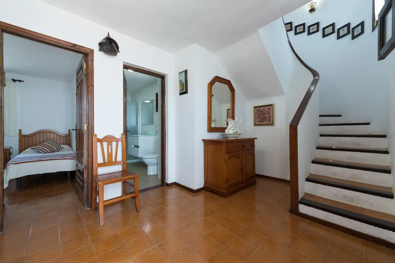 2Br Beach House - Solarium & Shower Terrace - 13 Puerto del Carmen  Villa Puerto del Carmen (Lanzarote)