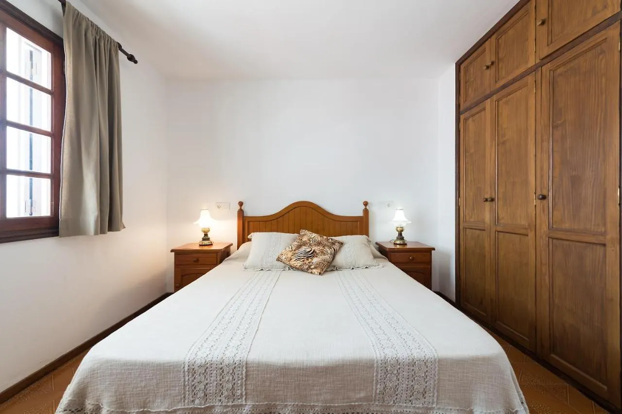 2Br Beach House - Solarium & Shower Terrace - 13 Puerto del Carmen  Spain