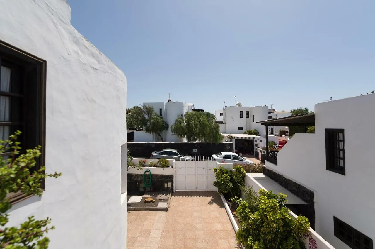 2Br Beach House - Solarium & Shower Terrace - 13 Puerto del Carmen  Villa Puerto del Carmen (Lanzarote)