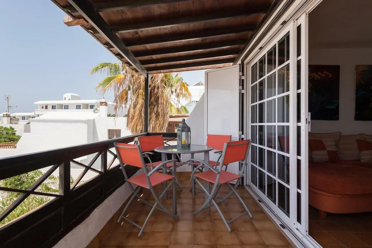 2Br Beach House - Solarium & Shower Terrace - 13 Puerto del Carmen  Puerto del Carmen (Lanzarote)